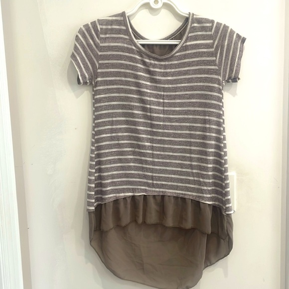 NWOT: : Elegant Short Sleeve Blouse - Picture 5 of 14